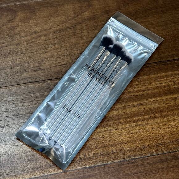 12 Piece Make Up Brush Bundle with Bag - Picture 2 of 10